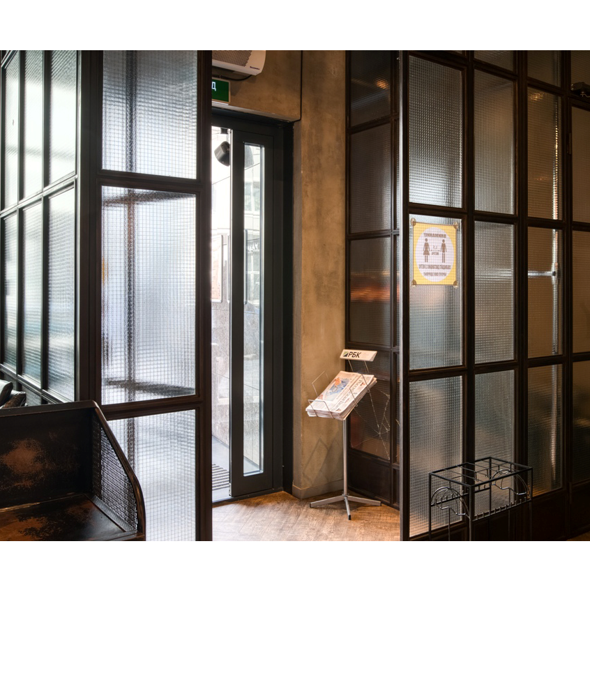 Стеклянные перегородки входные группы Лофт