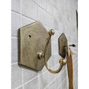 Крючок одинарный «СОТЫ»