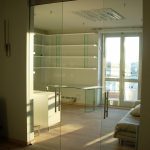 Раздвижная стеклянная дверь межкомнатная