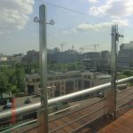 Стеклянное ограждение парапета кровли из стали со стеклом