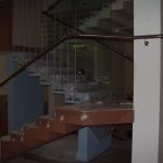 Стеклянные ограждения на точечных крепежах с поручнем