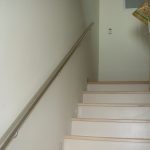 Пристенный поручень для лестниц