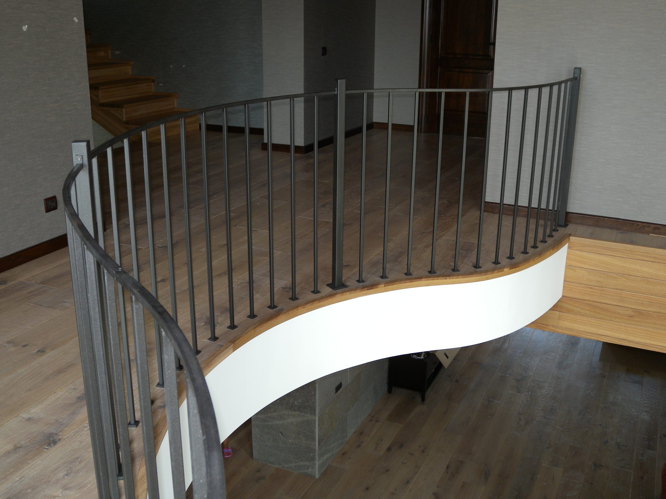 Кованные ограждения балкона