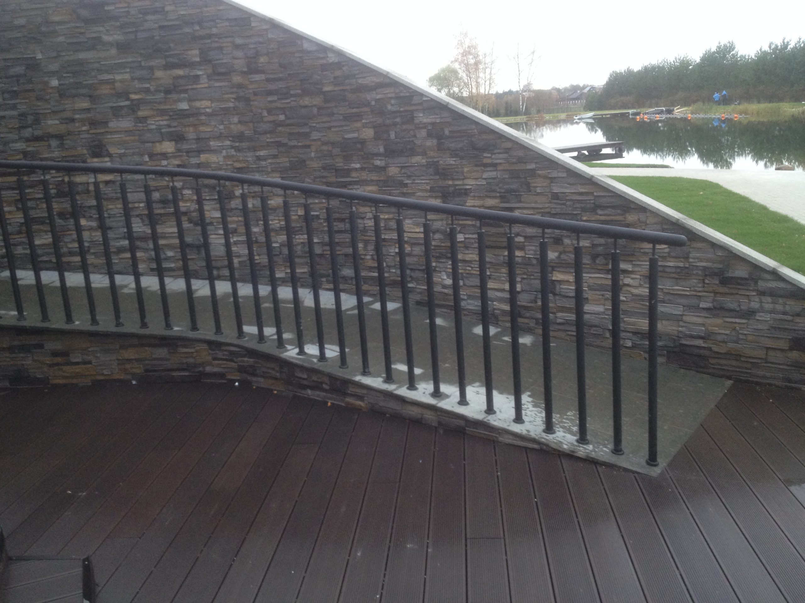 Ограждение металлическое из профильной трубы для улицы