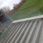 Стеклянные ограждения для террасы с деревянным поручнем