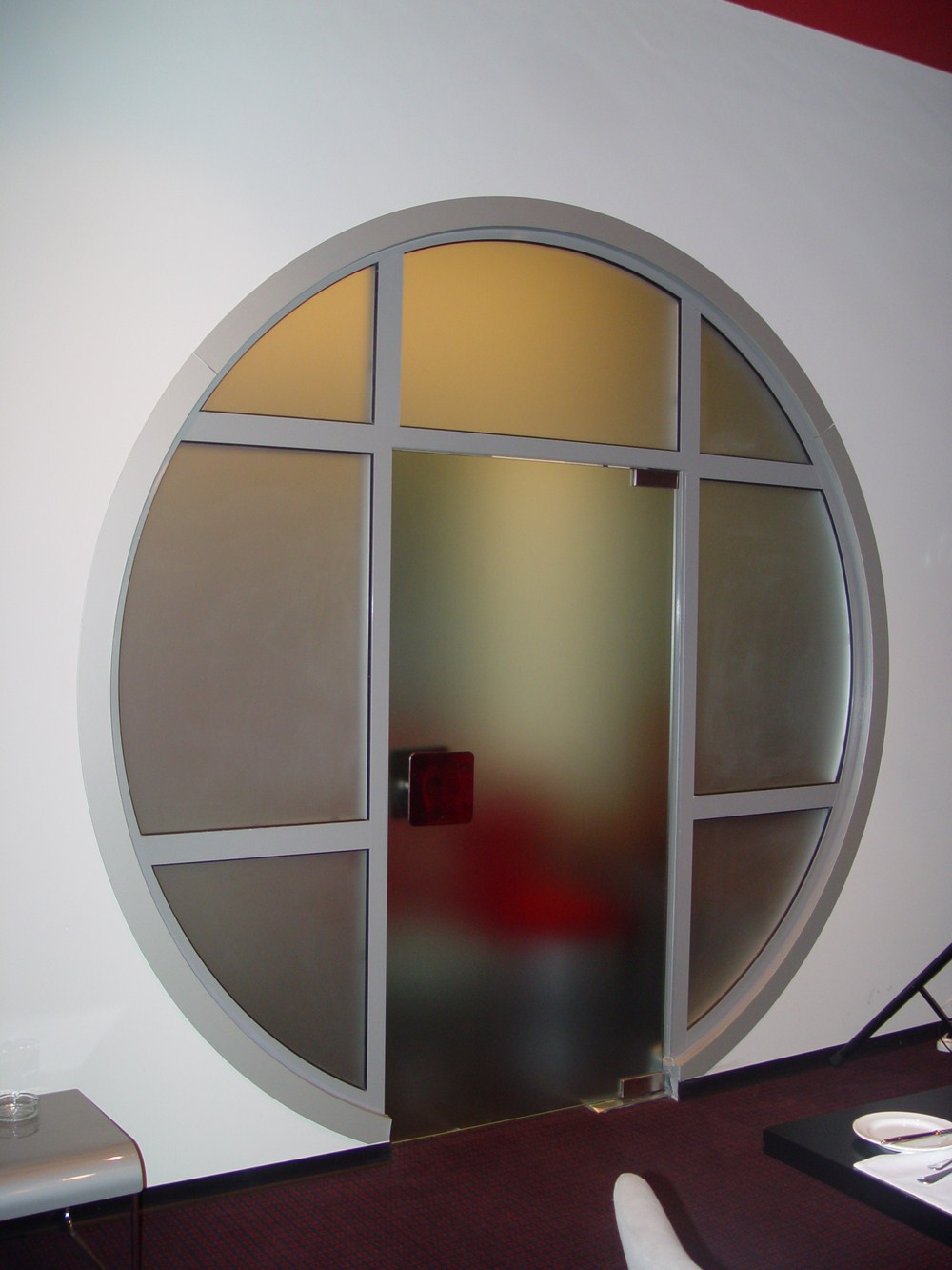 Нестандартная межкомнатная дверью