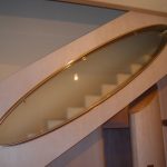 Нестандартное ограждение для лестницы