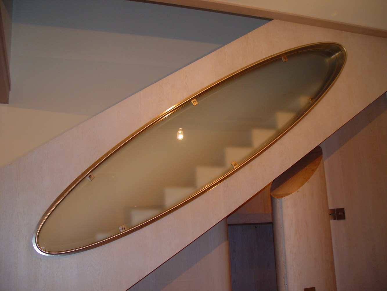 Нестандартное ограждение для лестницы