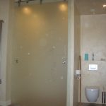 Раздвижные двери для сантехнических кабин