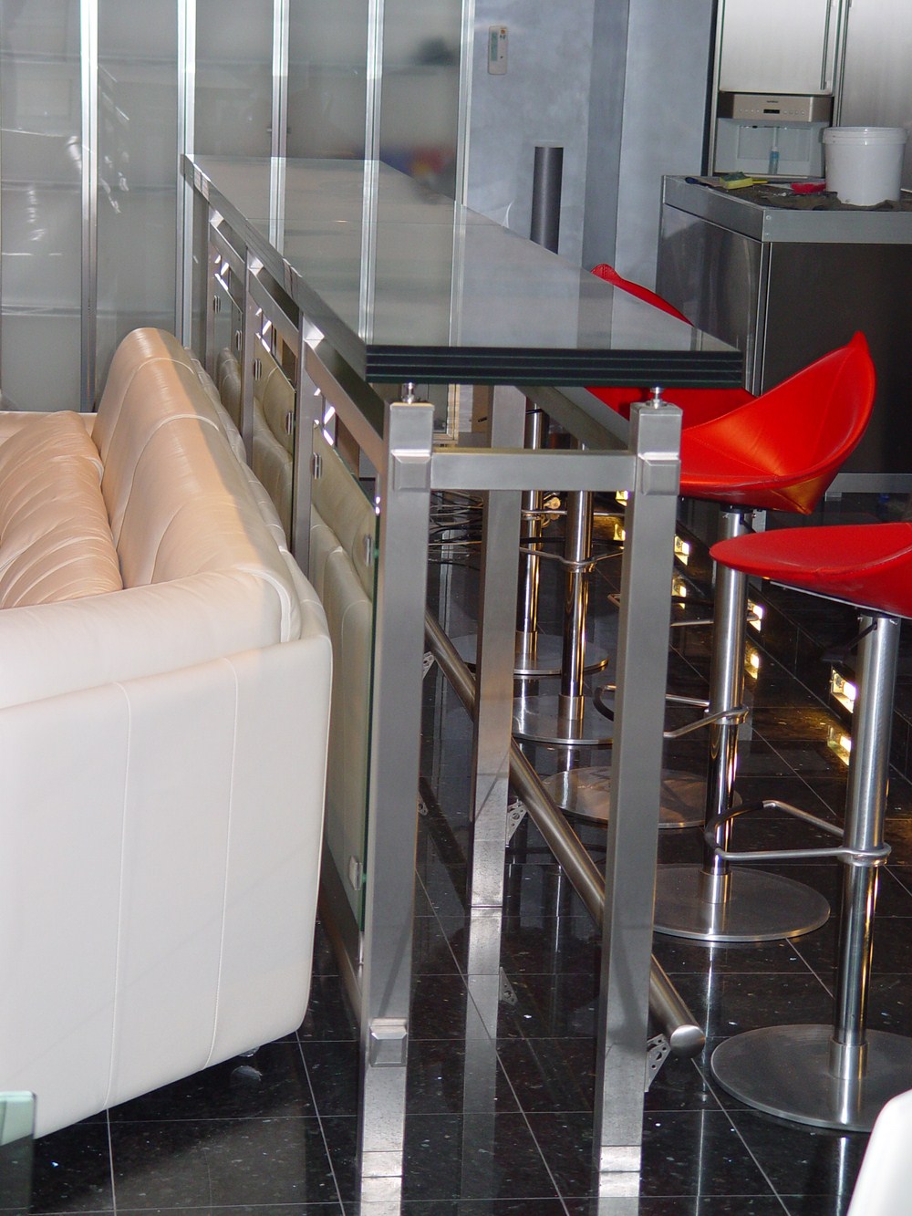 Барная стойка из нержваеющей стали