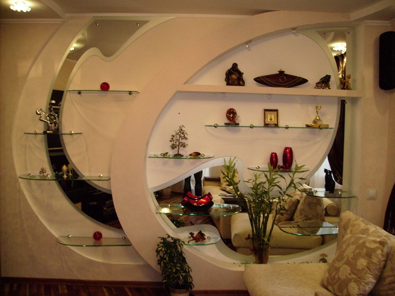 Полки интерьерные