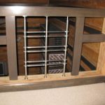 Ограждение для лестницы из дерева и металла