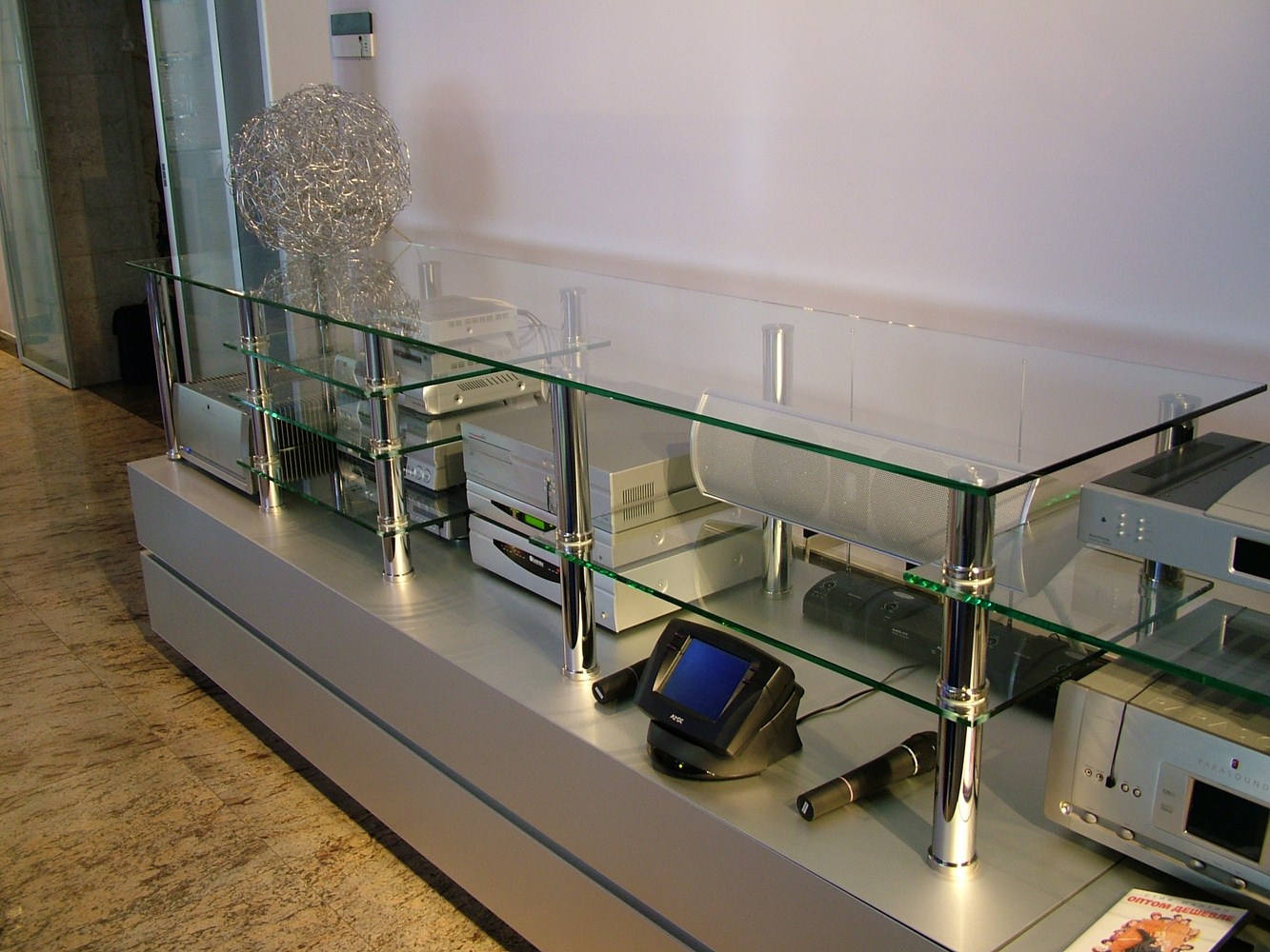 Тумба под телевизоры