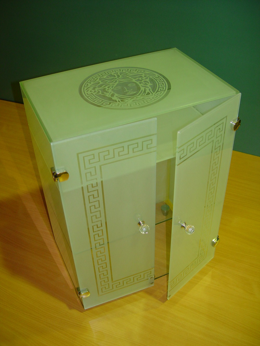 Тумба стеклянная