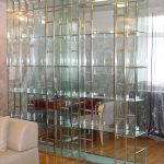 Шкаф стеклянный, металлическая основа