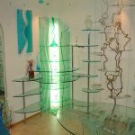 Стеллаж из металла/стеклa интерьерный