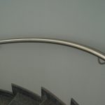 Пристенный поручень для лестниц