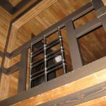 Ограждение для лестницы из дерева и металла