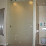 Раздвижные двери для сантехнических кабин