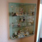 Шкаф стеклянный