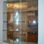 Шкаф стеклянный