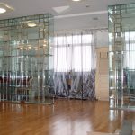 Шкаф стеклянный, металлическая основа