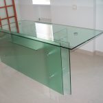 Стол стеклянный