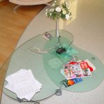 Стол журнальный стеклянный металлические ножки