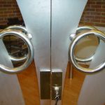 Стеклянная дверь для ТЦ