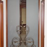 Входная группа с кованным ручками