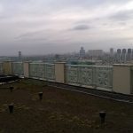 Стеклянное ограждение парапета кровли