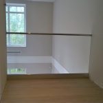 Стеклянное ограждение второго света