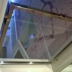 Стеклянное ограждение второго света