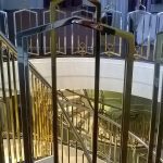 Ограждение для лестницы с покрытием нитрид-титаном