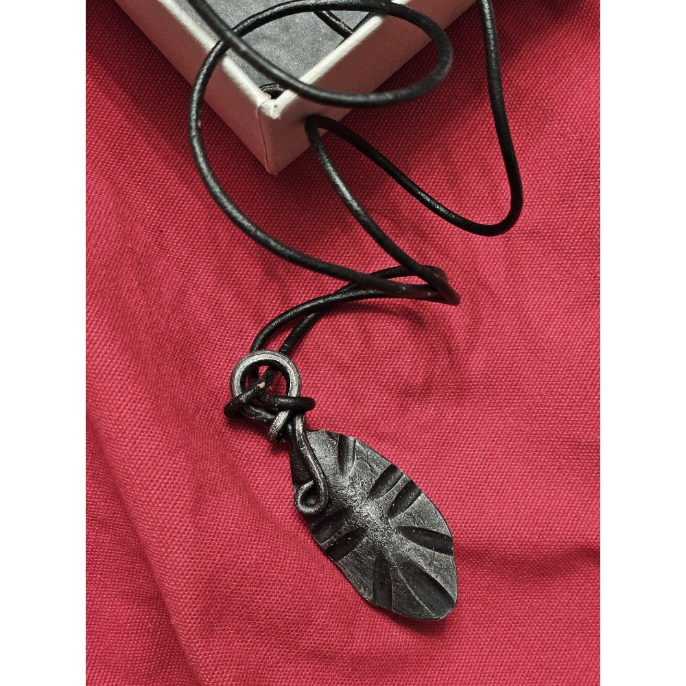 Кулон кованый на шнурке «Лепесток»