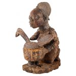 Фигура «Девушка с гусем»