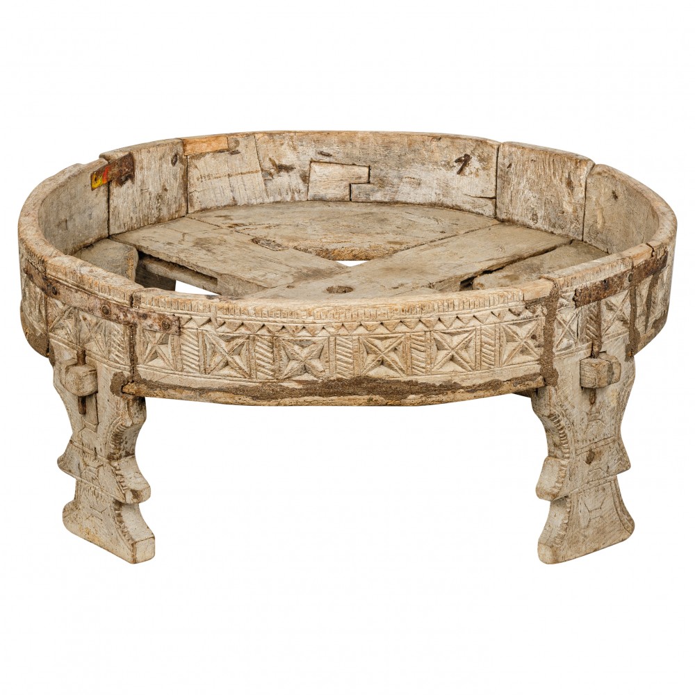 Деревянный кофейный столик