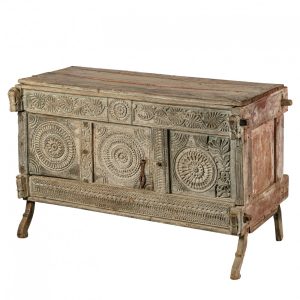 Комод на ножках