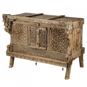 Комод экзотический