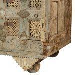 Сундук на колесиках