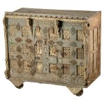 Сундук на колесиках