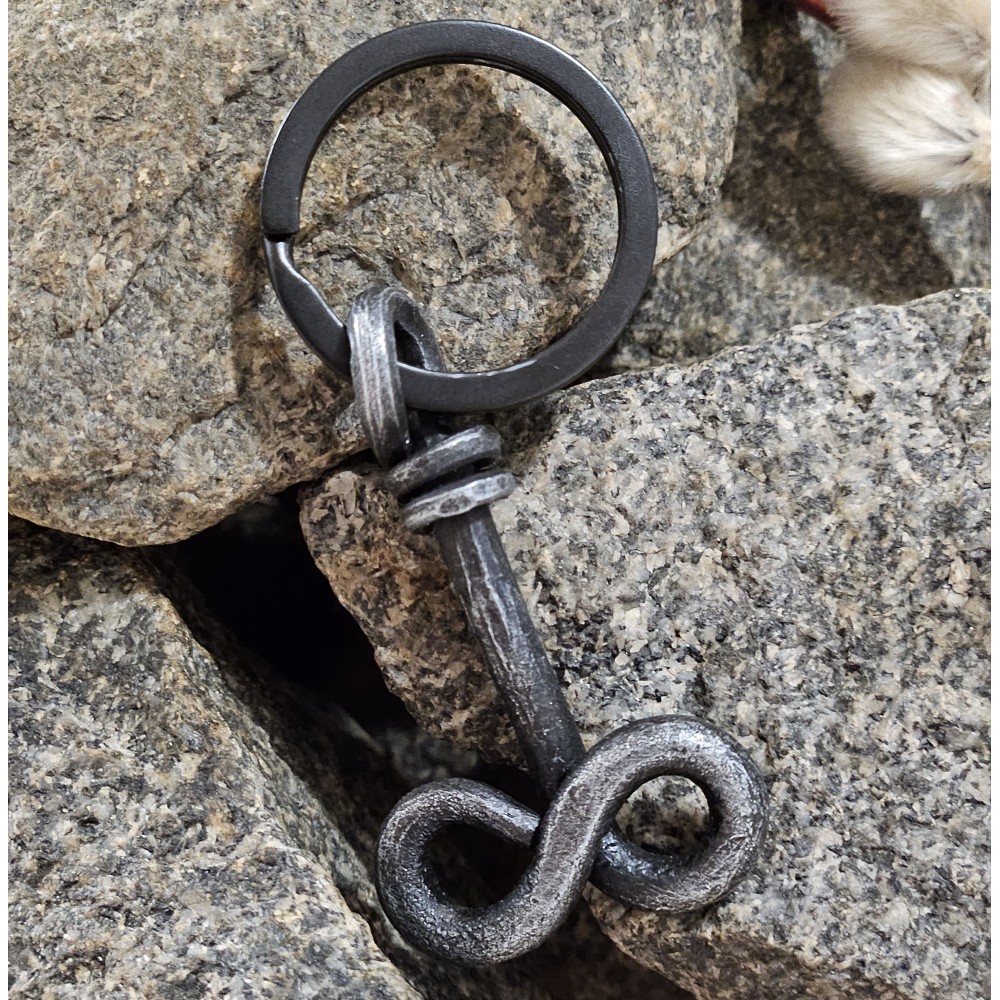 Кулон кованый на шнурке «Якорь»