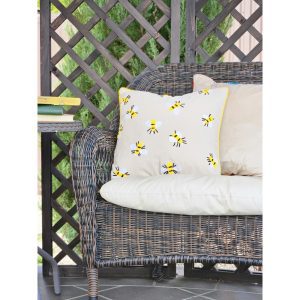 Подушка декоративная «Пчелы» с наполнителем