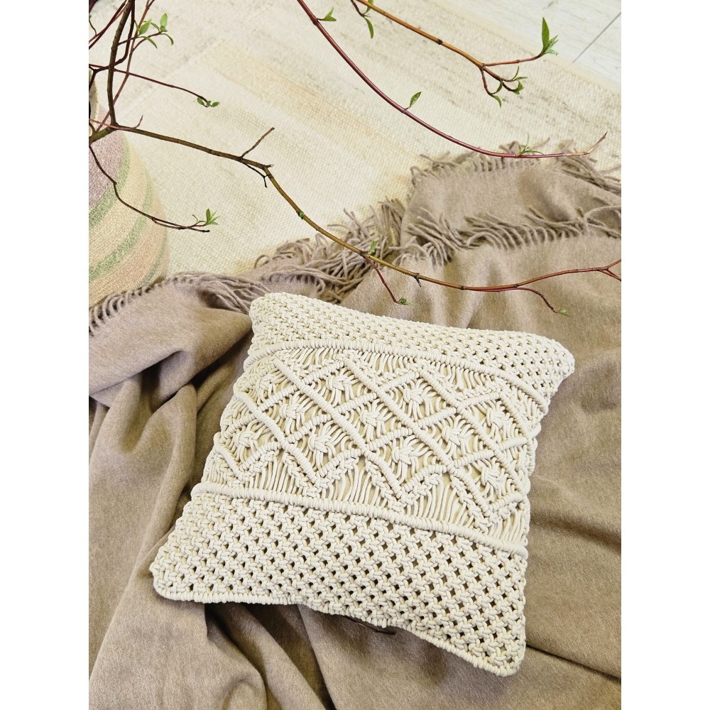 Подушка декоративная с наполнителем