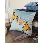 Подушка декоративная «Влюбленные пчелы» с наполнителем